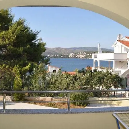 Moonlight - Two Bedroom With Sea View Terrace Family * Trogir